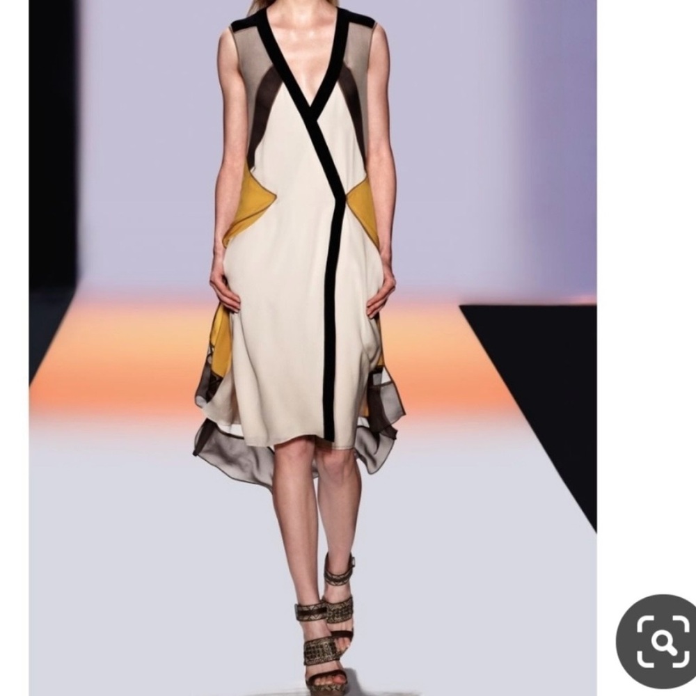 BCBGMaxAzria RUNWAY 100% SILK Elegant Colorblock Wrap Dress